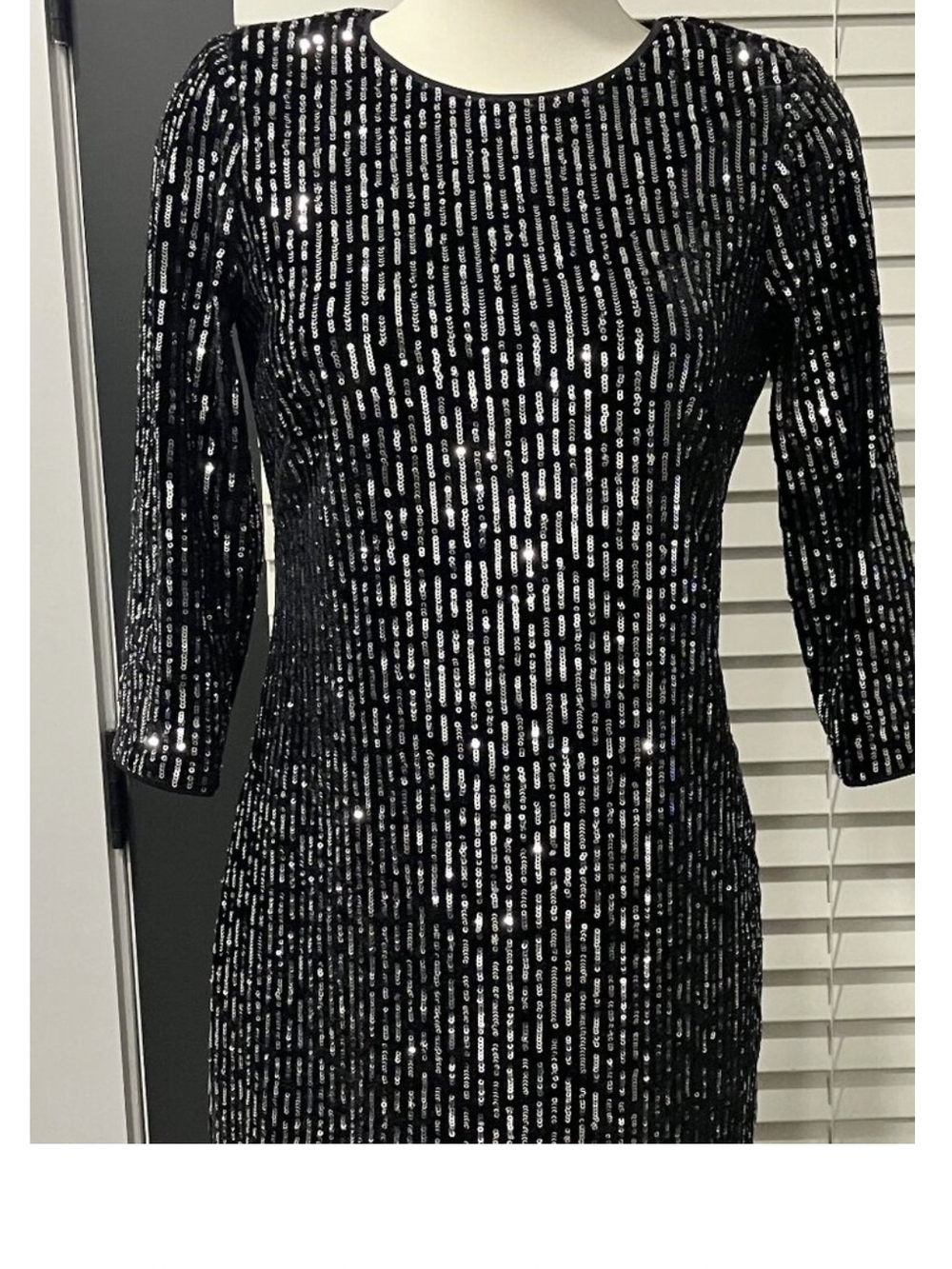 julia jordan Black Sequin Long Sleeve Sheath Dress